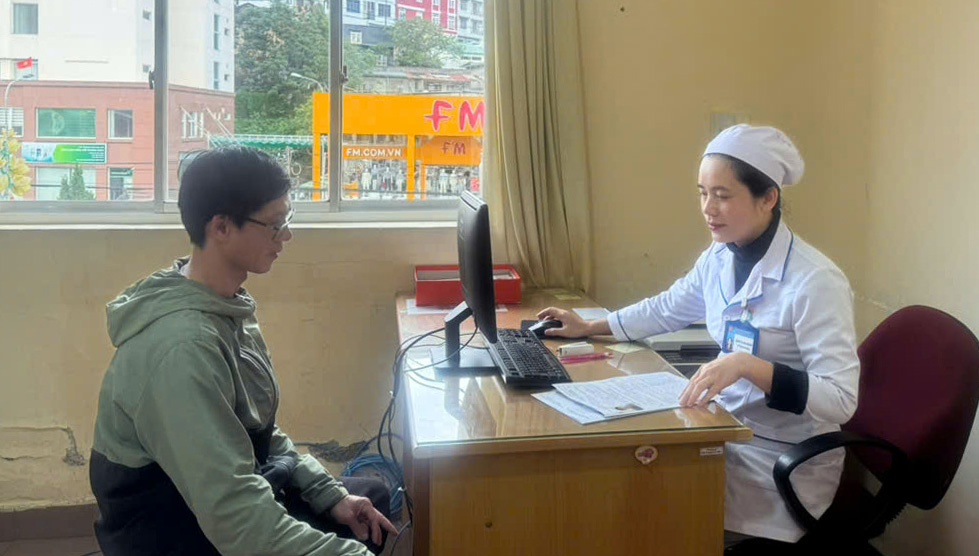 Triển khai mô hình “Hỗ trợ cấp đổi giấy phép lái xe trực tuyến” tại Phòng khám Đa khoa Trung tâm thuộc Trung tâm Y tế Đà Lạt