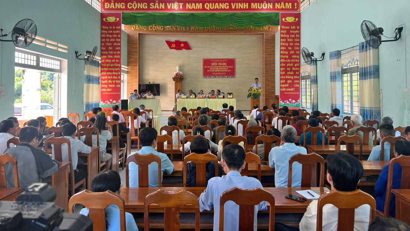 Đại biểu HĐND tỉnh Lâm Đồng và huyện Đạ Huoai tiếp xúc cử tri sau kỳ họp cuối năm