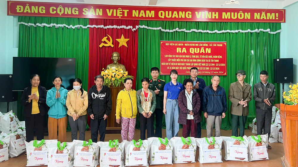 Học viện Lục quân ra quân làm công tác dân vận