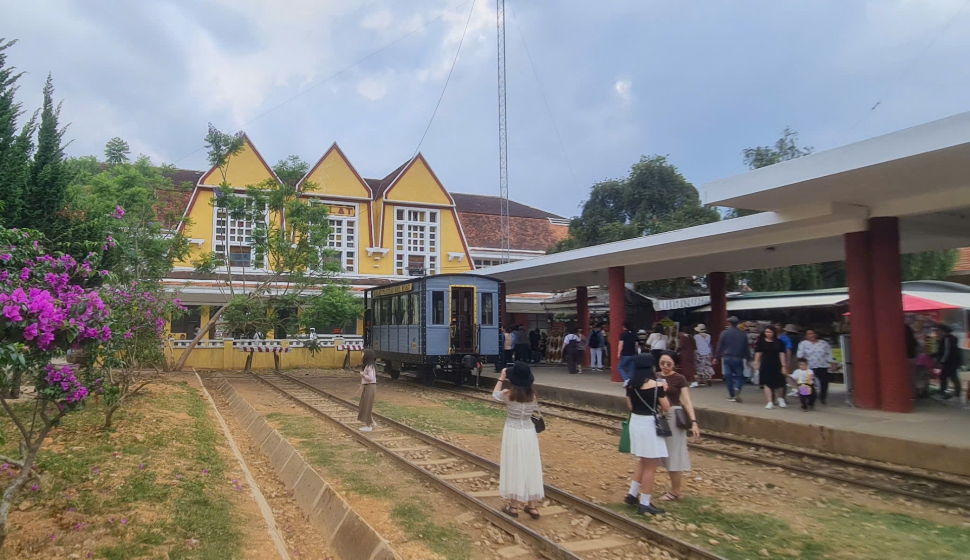 Ga Đà Lạt miễn phí vé vào cổng ngày khai mạc Festival Hoa 2024