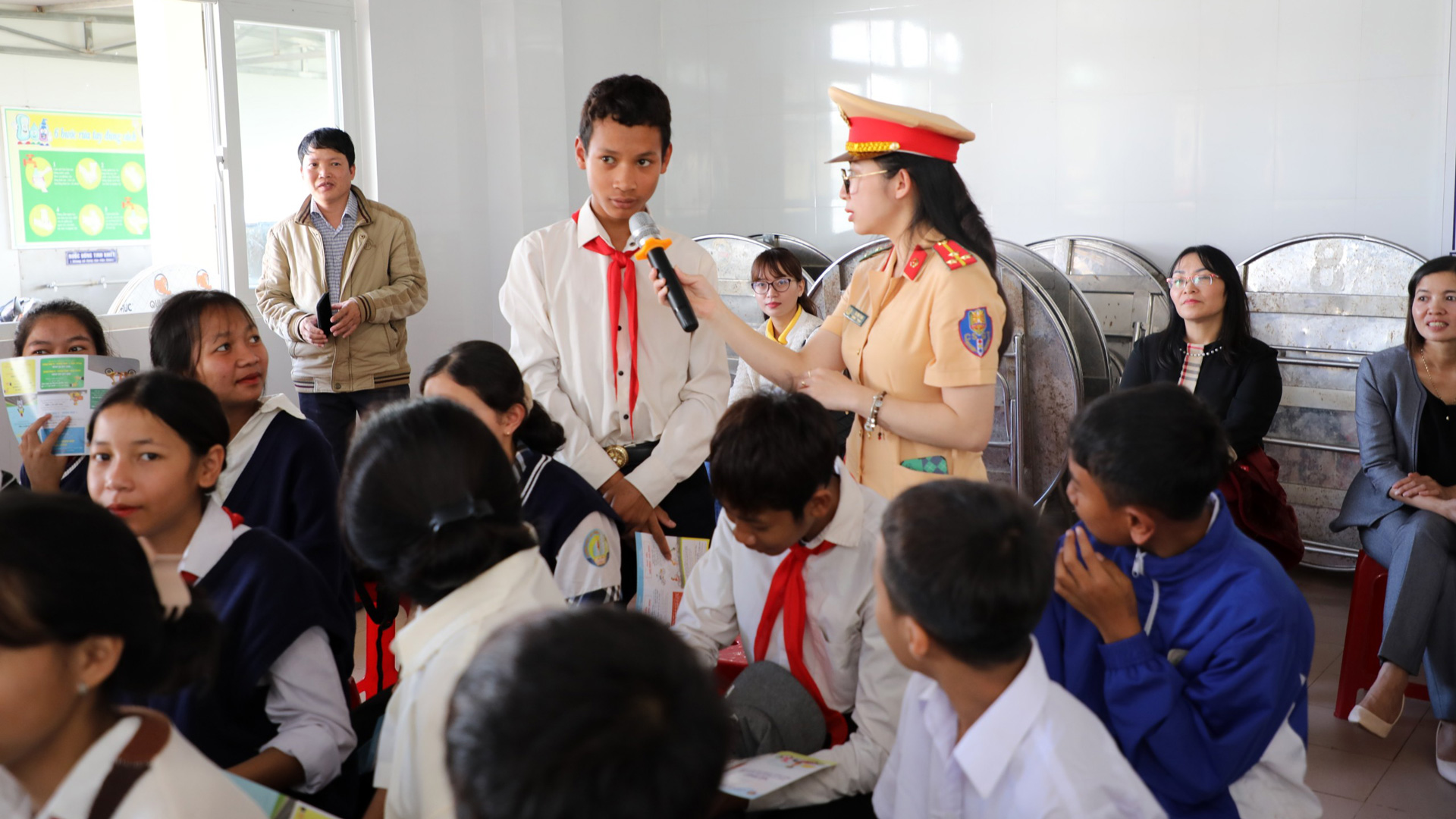 An toàn giao thông có chuyển biến tích cực, nhưng vẫn còn nhiều thách thức