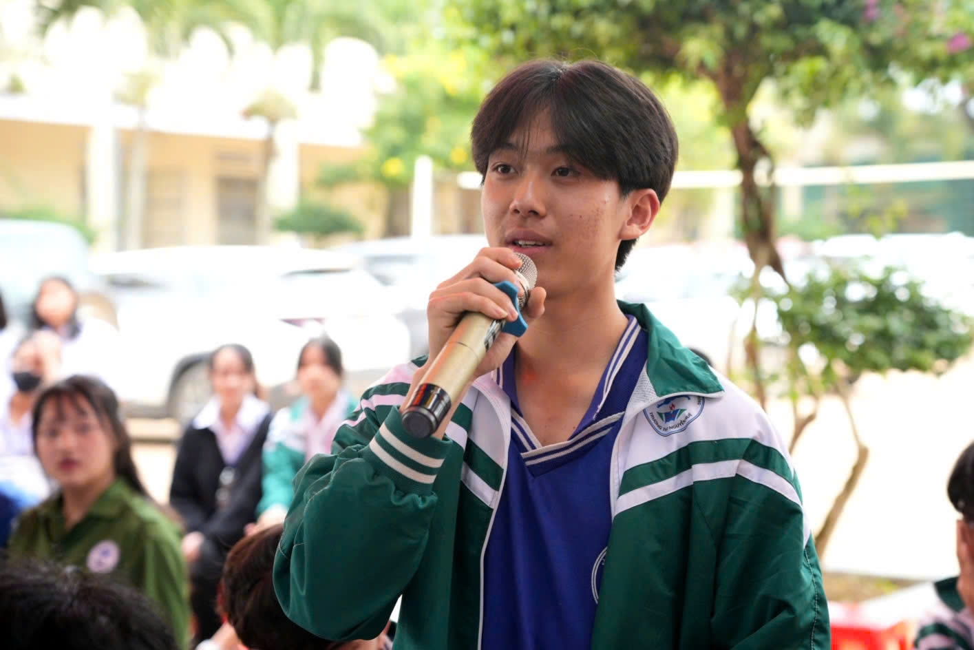 Tư vấn, cung cấp thông tin thị trường lao động và hướng nghiệp cho học sinh tại Di Linh