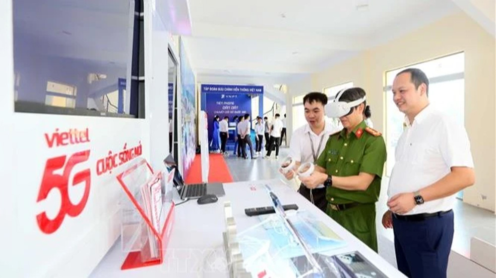 Nghị quyết của Bộ Chính trị về đột phá phát triển khoa học, công nghệ, đổi mới sáng tạo và chuyển đổi số quốc gia