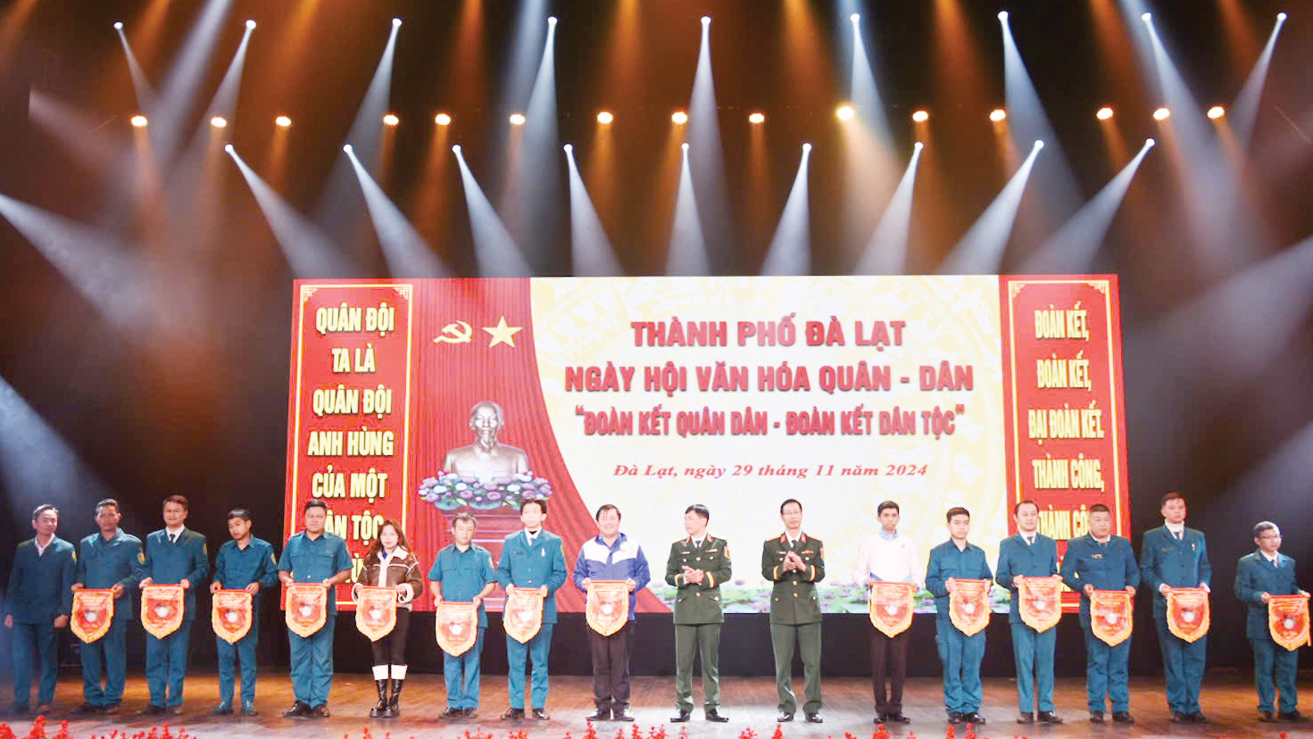 Đơn vị dẫn đầu phong trào thi đua