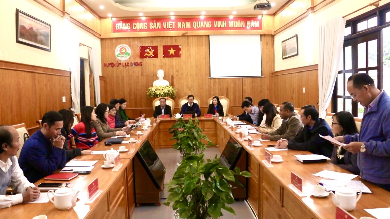 Công tác cán bộ nữ cần được quan tâm, phát triển