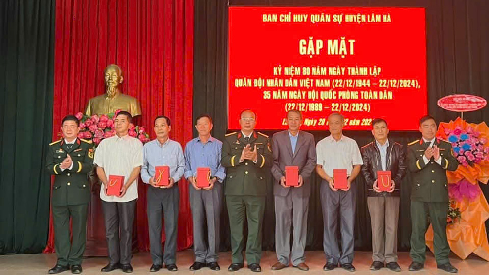 Lâm Hà: Gặp mặt chỉ huy qua các thời kỳ và thân nhân gia đình cán bộ