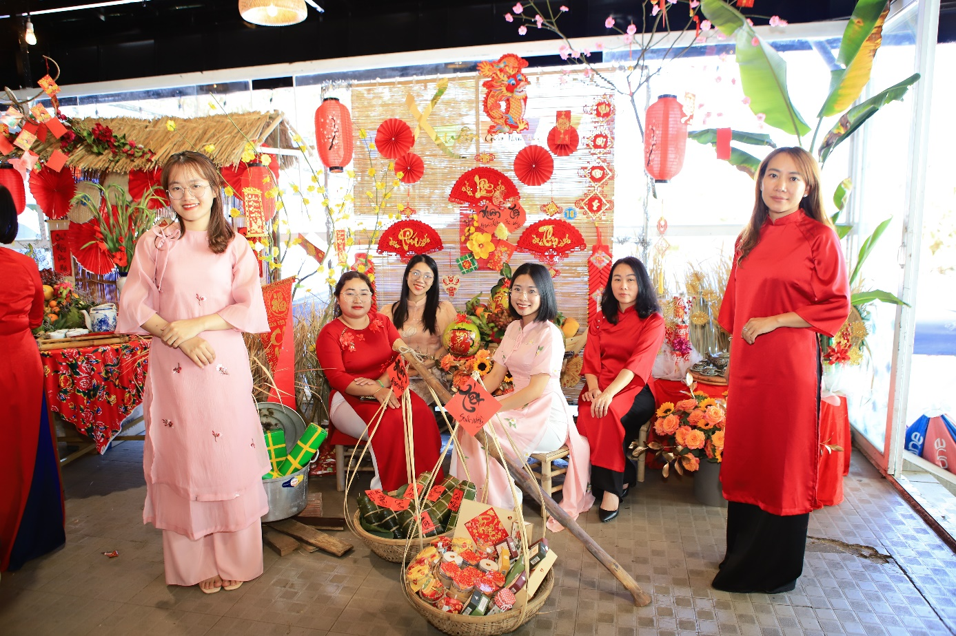 Hội thi Trang trí Mâm cỗ Tết: Gửi niềm vui đến người già, trẻ nhỏ