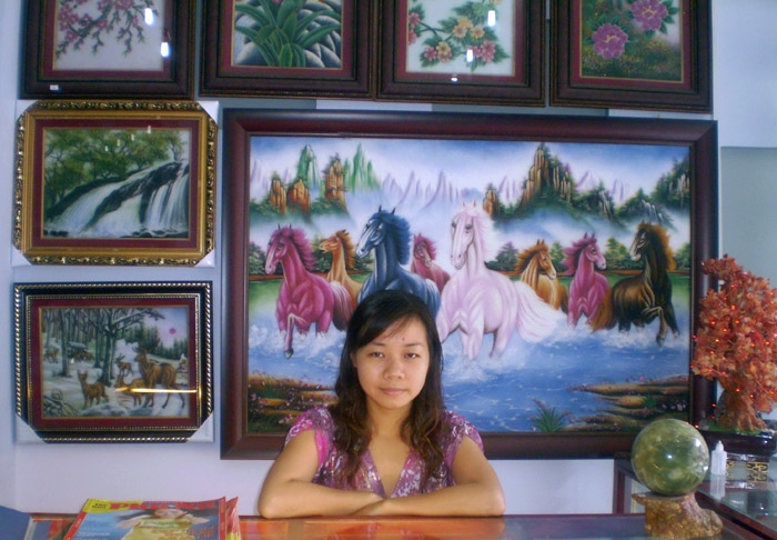 Đàm Thị Anh tại phòng tranh