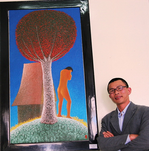Bên tác phẩm