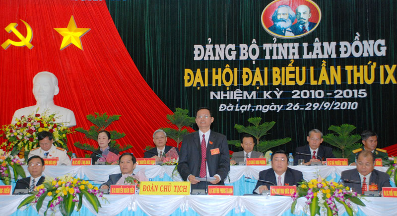 Đoàn chủ tịch