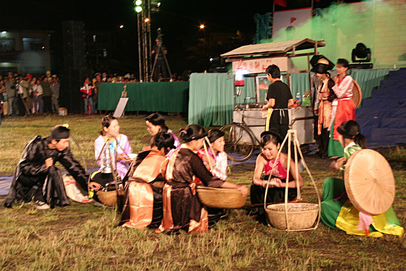 Hoạt cảnh ẩm thực Hà Nội