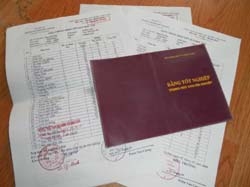 Thâm nhập thế giới mua bán bằng giả