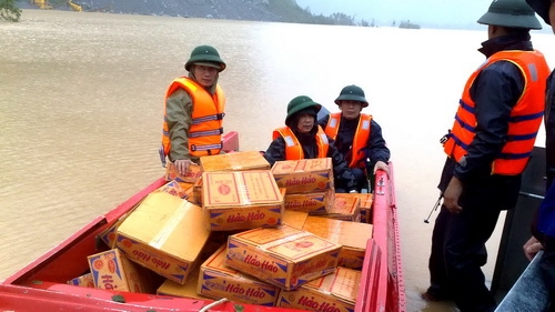 Mưa lũ làm 44 người chết