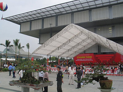 Mặt tiền của Bảo tàng Hà Nội.