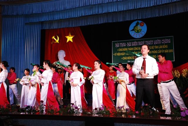 Sôi nổi hội diễn nghệ thuật quần chúng khối các cơ quan Tỉnh