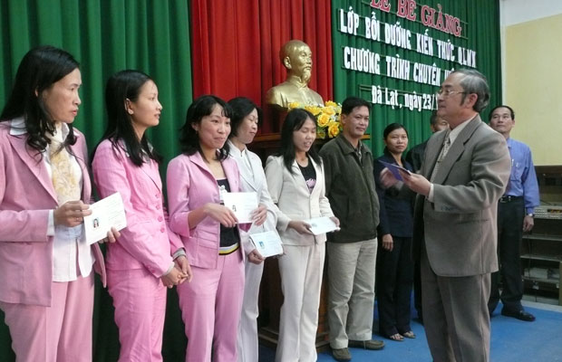 Đào tạo cán bộ cho cải cách hành chính