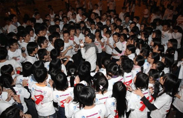 “Tiêu diệt HIV. Lan truyền virus hành động dance4life”