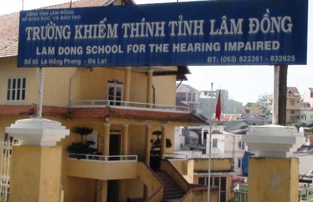 Lời đề nghị từ một ngôi trường