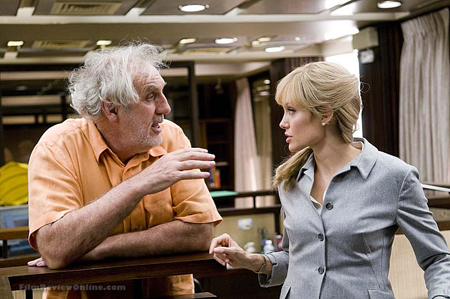 Phillip Noyce, đạo diễn phim "Salt" với sự tham gia của Angelina Jolie sẽ đến Hà Nội dự LHP quốc tế Việt Nam với tư cách là thành viên ban giám khảo.