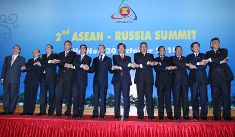 Hội nghị cấp cao ASEAN lần thứ 17 và các hội nghị cấp cao liên quan thành công tốt đẹp