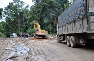 Khẩn trương giải phóng mặt bằng.