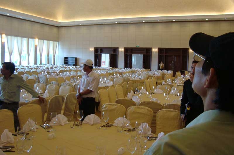 Hội trường tiếp đón và tổ chức tiệc chiêu đãi hoa hậu trái đất thế giới 2010.
