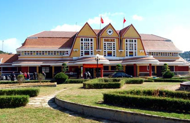 Ngày 15/11, bắt đầu bán vé tàu tết qua mạng