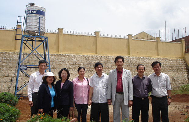 Trường giúp trường