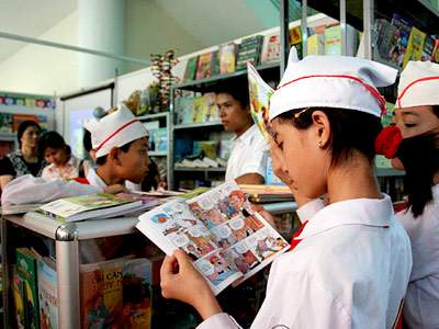  Cần phải dạy cho trẻ kỹ năng đọc sách ngay từ khi còn trên ghế nhà trường.