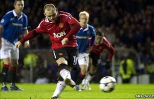 Man Utd, Valencia cùng giành vé sớm