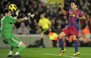Barcelona vùi dập tơi tả "kền kền trắng".