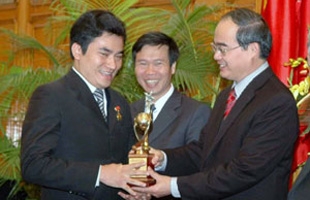 Tôn vinh tài năng trẻ công nghệ thông tin 2010