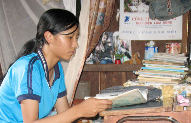 Ka Senmolom vượt khó vươn lên trong học tập