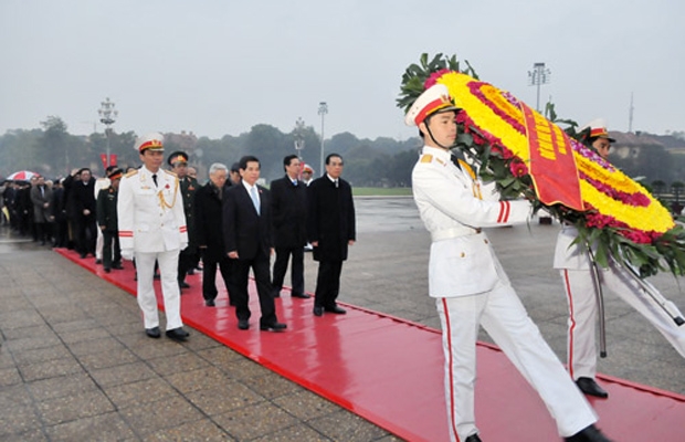 Diễn văn khai mạc Đại hội đại biểu toàn quốc lần thứ XI Đảng Cộng sản Việt Nam