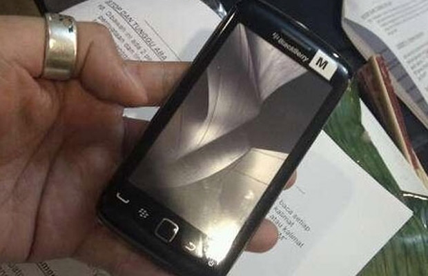 BlackBerry Storm 3 có màn hình 3,7 inch