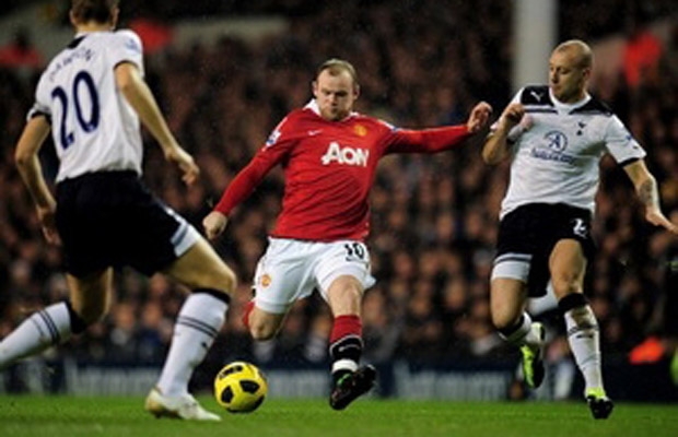 M.U hòa nhọc nhằn Tottenham trong thế thiếu người