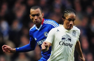 Everton đồng ý bán tiền vệ cho Chelsea