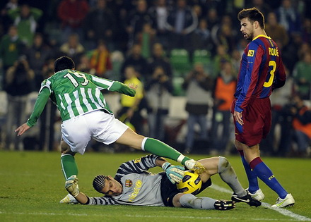 Hàng thủ của Barca đã có một ngày thi đấu thiếu tập trung.