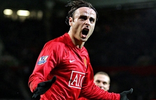 Berbatov bùng nổ, Man Utd vững chắc ngôi đầu