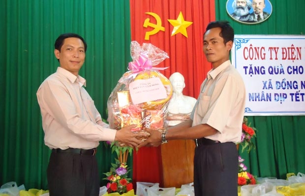 Quà tết lên thôn 5