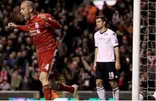 Thần may mắn mỉm cười với Liverpool