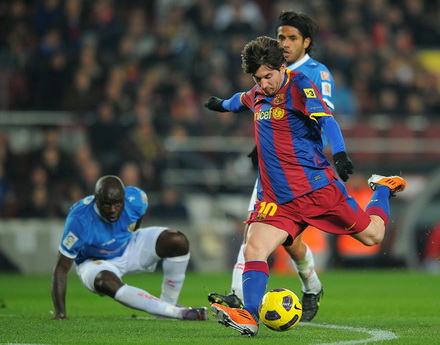 Messi lập cú đúp giúp Barca giành lợi thế lớn.