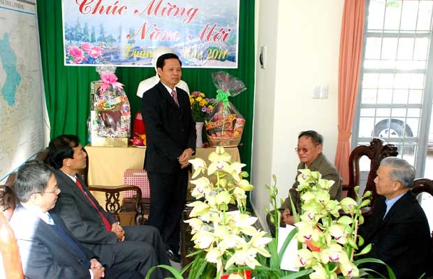 Bí thư Tỉnh ủy thăm và chúc tết các đơn vị trong tỉnh