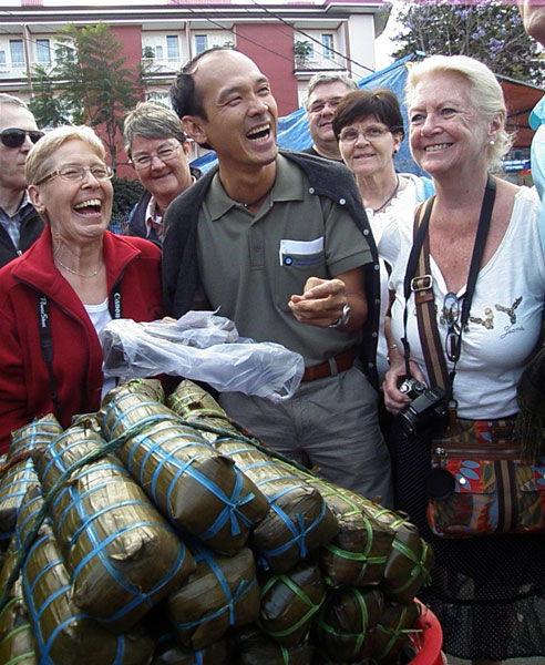 Cùng thú vị khi tìm hiểu bánh tét Việt Nam.