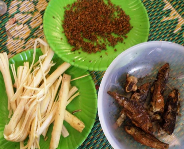 Đầu năm xuất hành vô buôn