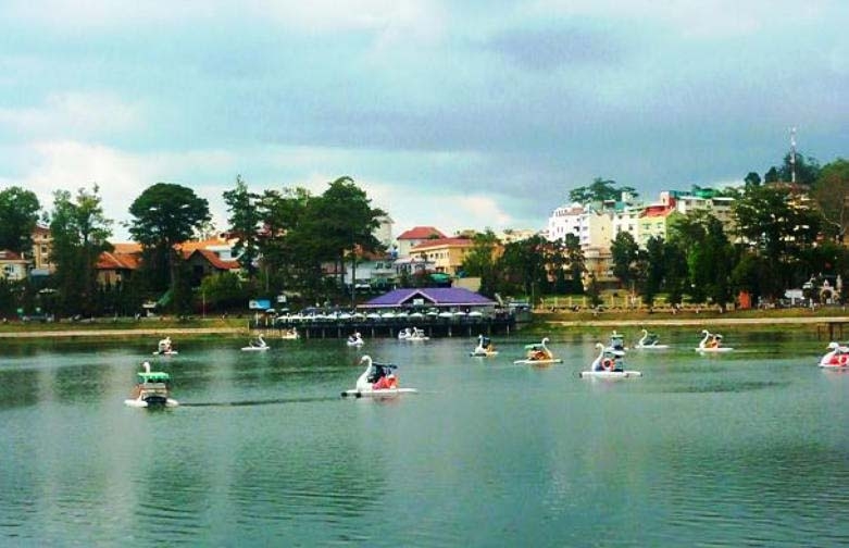 Ngày Tết, nhiều dịch vụ tăng giá