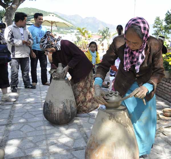 Nghệ nhân làng gốm Bàu Trúc.