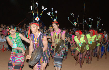 Tết của người Mông ở Tây Nguyên
