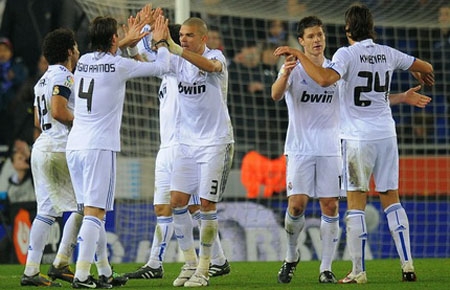 Thắng Espanyol, Real trở lại đường đua La Liga