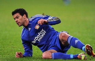 Ballack vẫn chưa thoát khỏi vận đen chấn thương